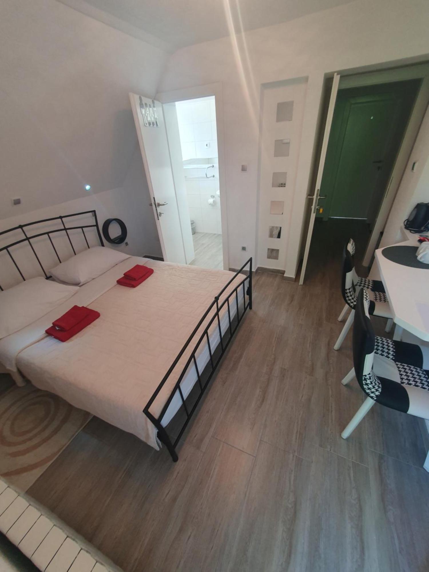 Guesthouse Nikola Plitvička Jezera Kamer foto