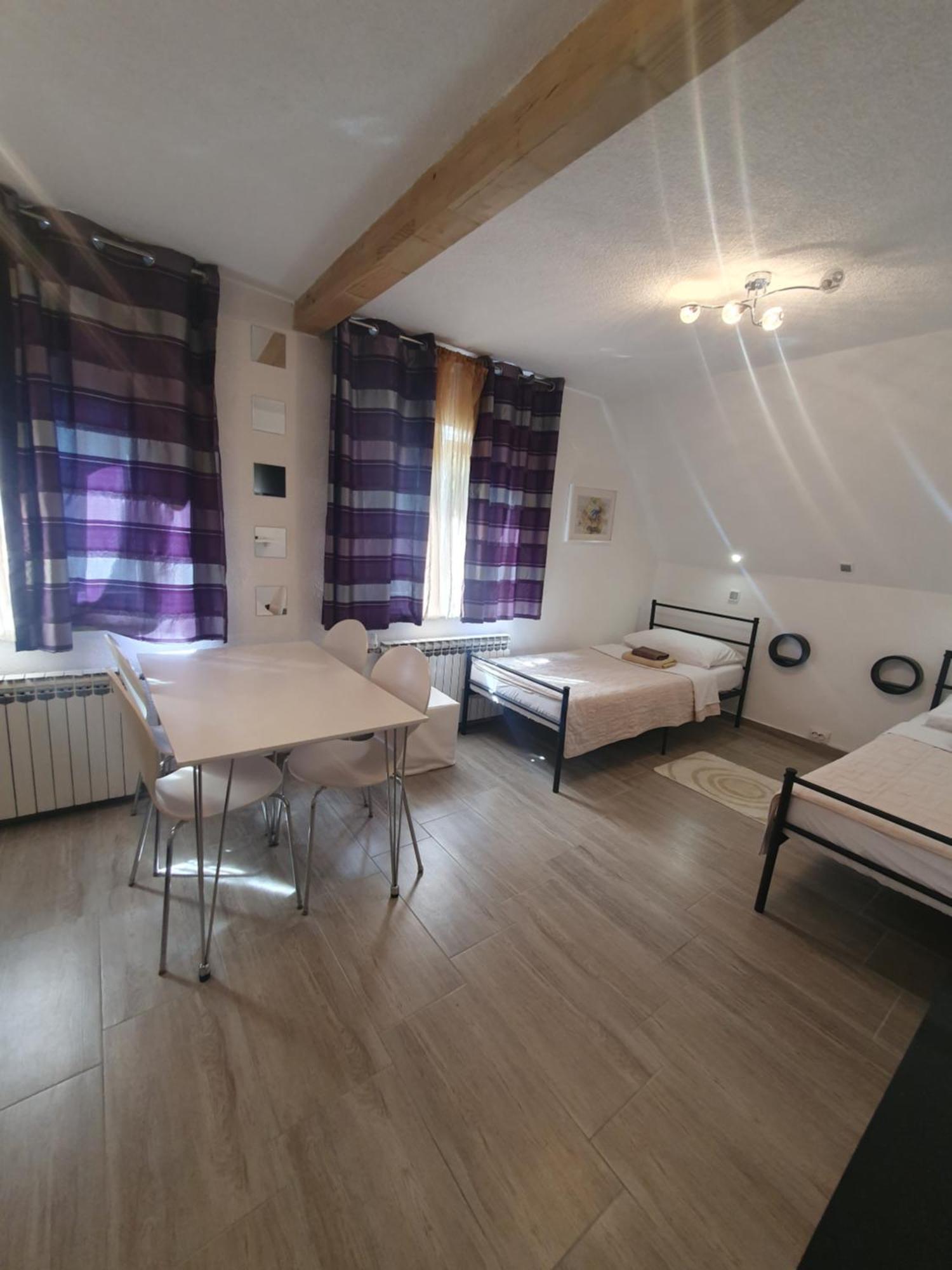 Guesthouse Nikola Plitvička Jezera Kamer foto