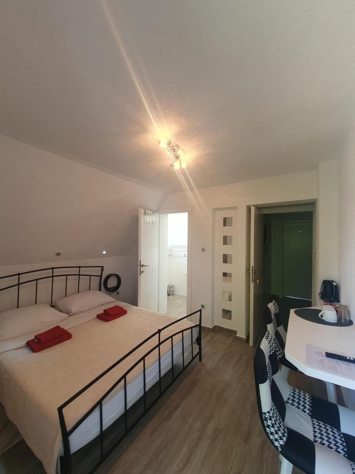 Guesthouse Nikola Plitvička Jezera Buitenkant foto