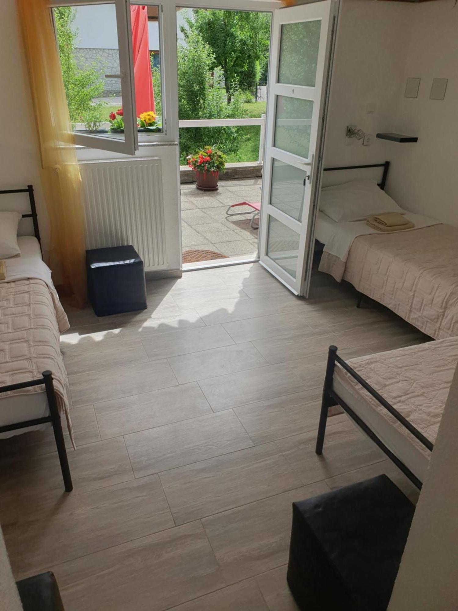 Guesthouse Nikola Plitvička Jezera Kamer foto